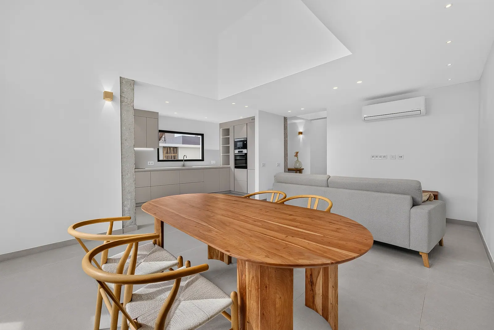 Salón comedor y cocina abierta