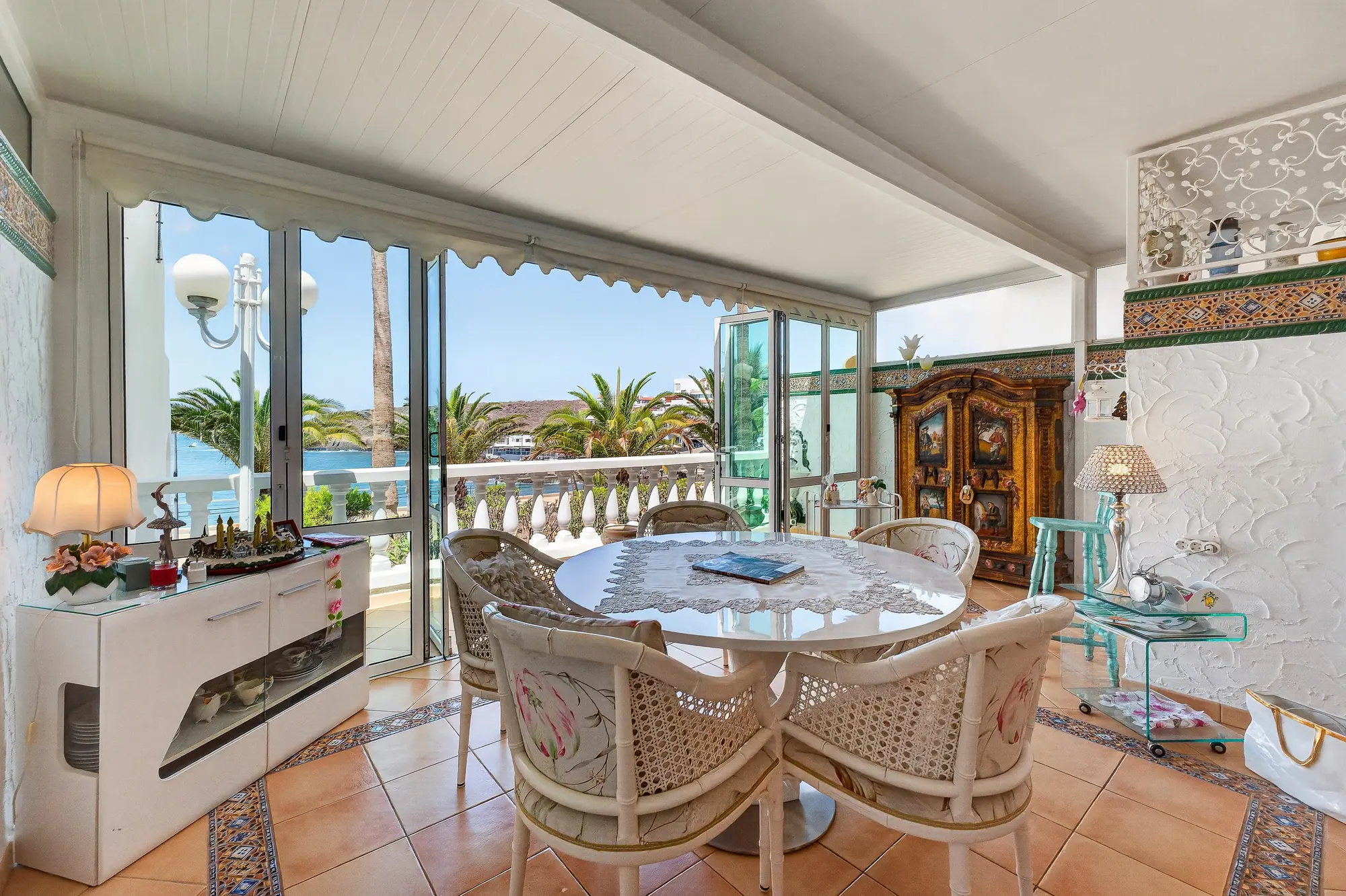 Comedor original antes del home staging virtual